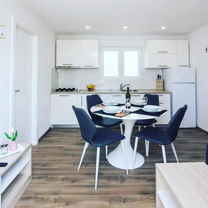 Luxury Mobile Homes Liza Biograd Na Moru 4*,
